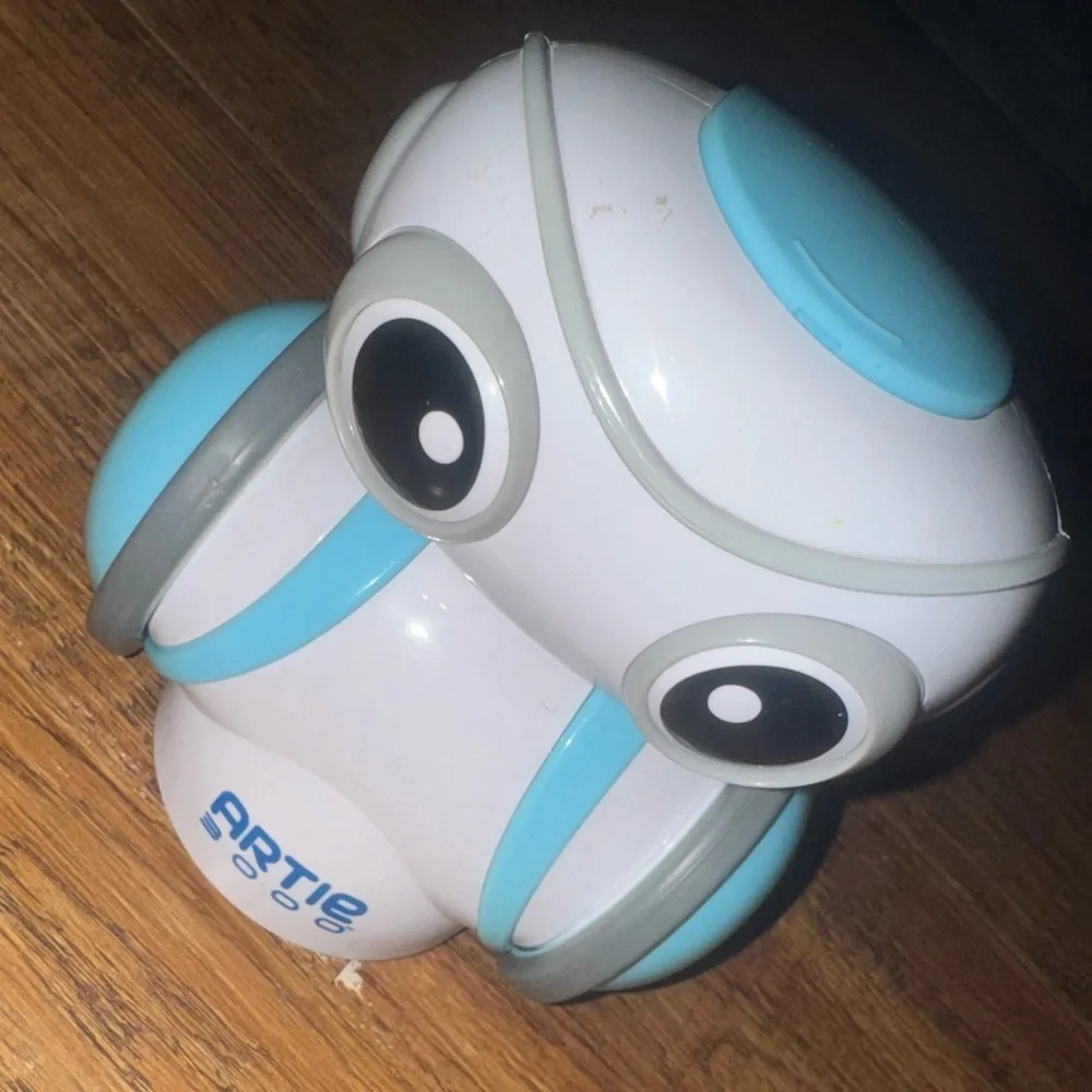 Artie 3000 coding robot for kids